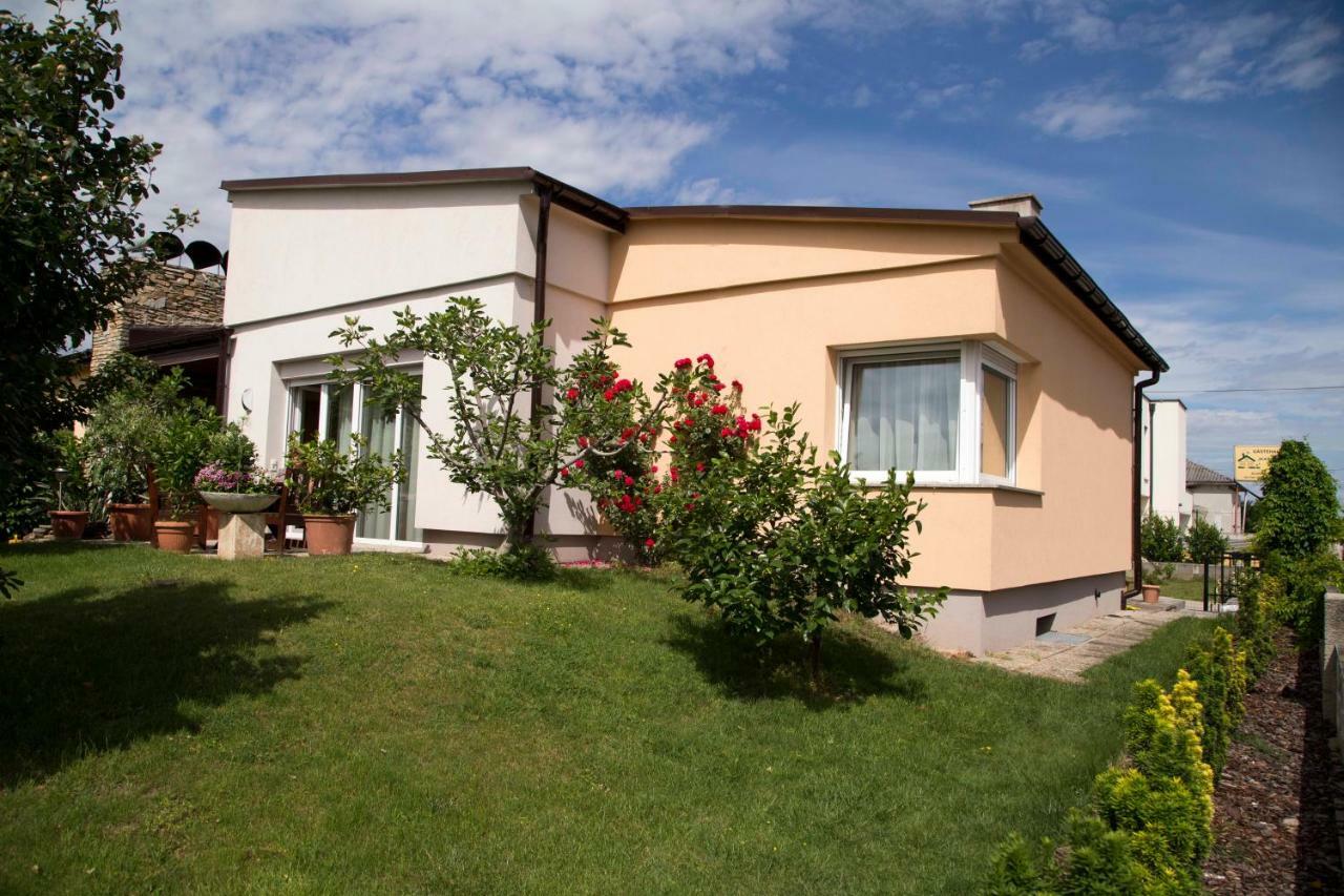 Gaestehaus Mariola Wulkaprodersdorf ภายนอก รูปภาพ
